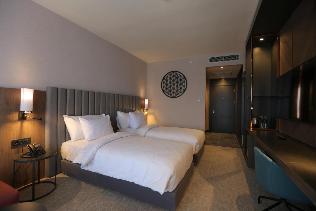 Crowne Plaza Ankara By Ihg Hotel Exterior photo