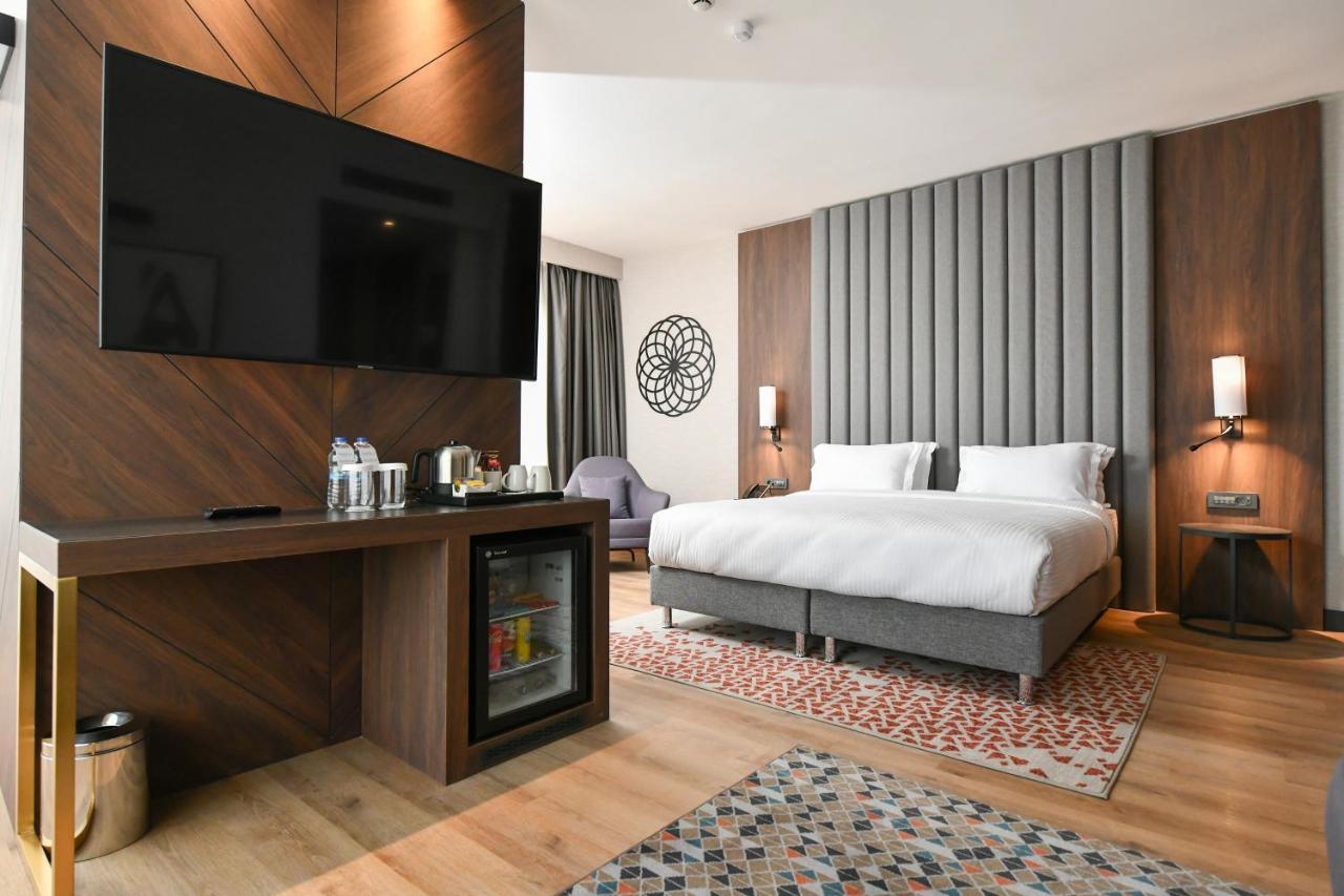Crowne Plaza Ankara By Ihg Hotel Exterior photo