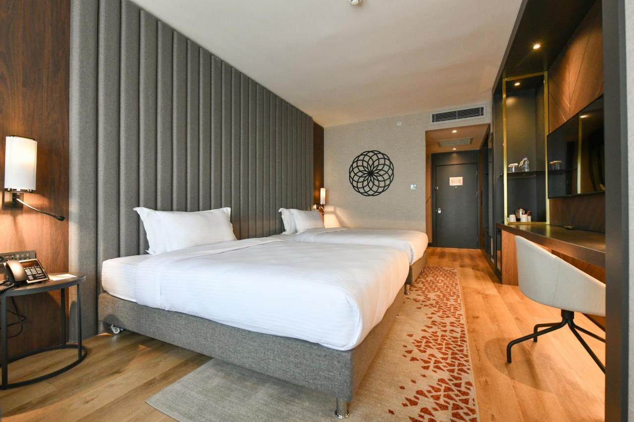 Crowne Plaza Ankara By Ihg Hotel Exterior photo